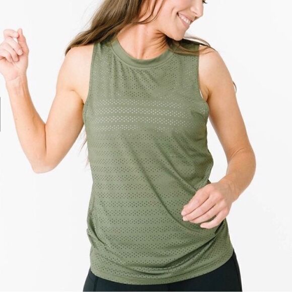 ZYIA Tops - Zyia active olive chill tank RC workout top